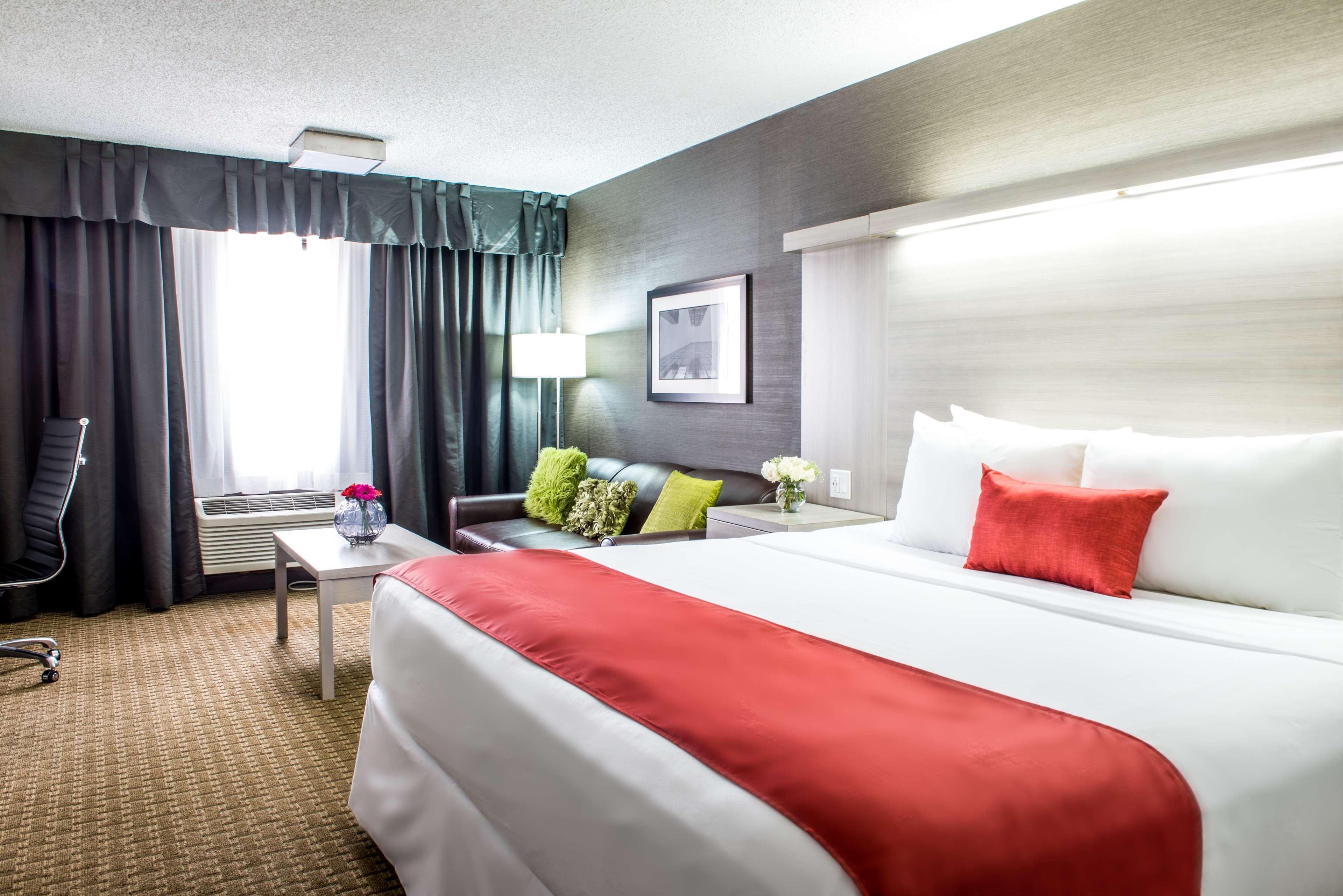 Western Village Park Hotel 4*