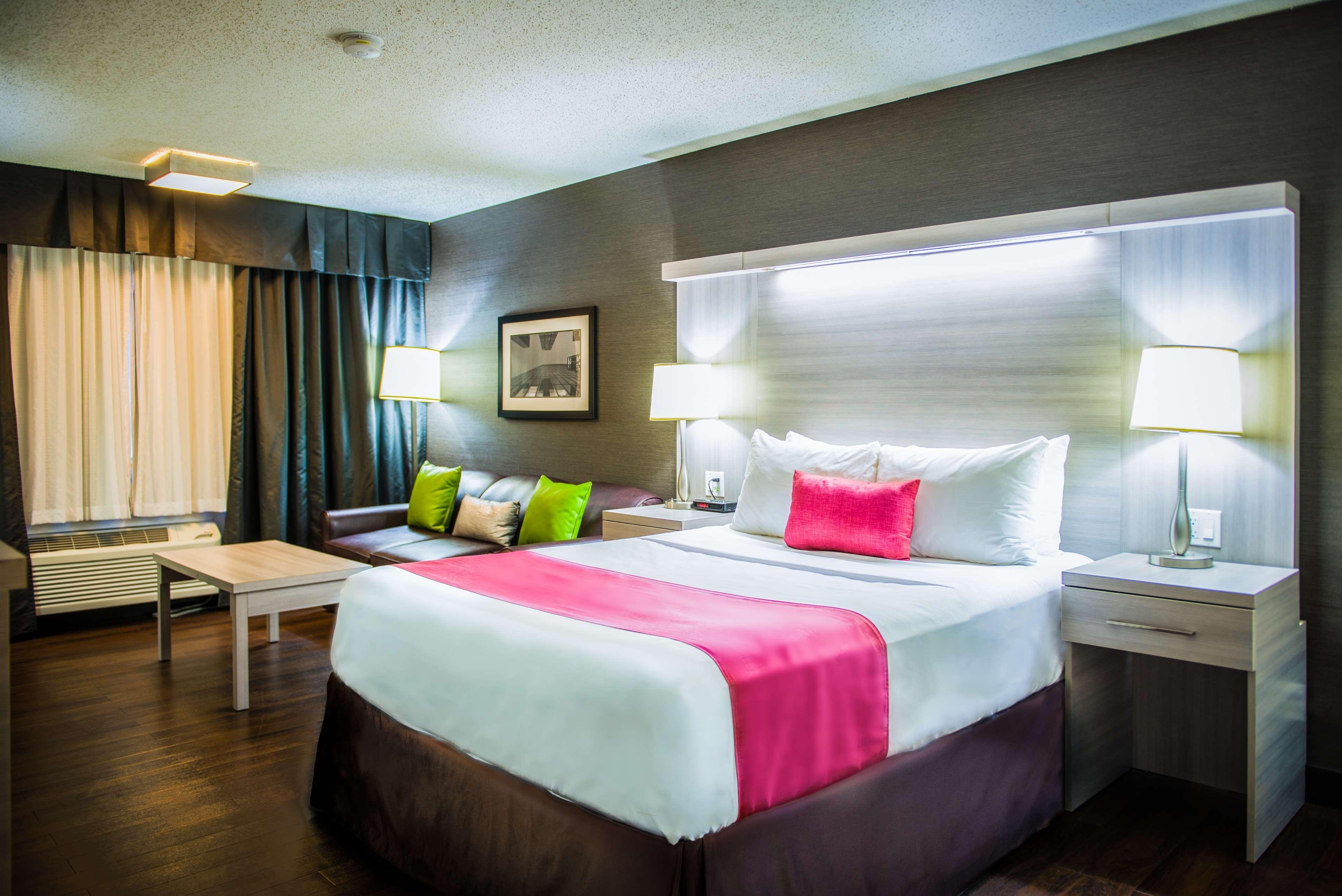 Western Village Park Hotel 4*