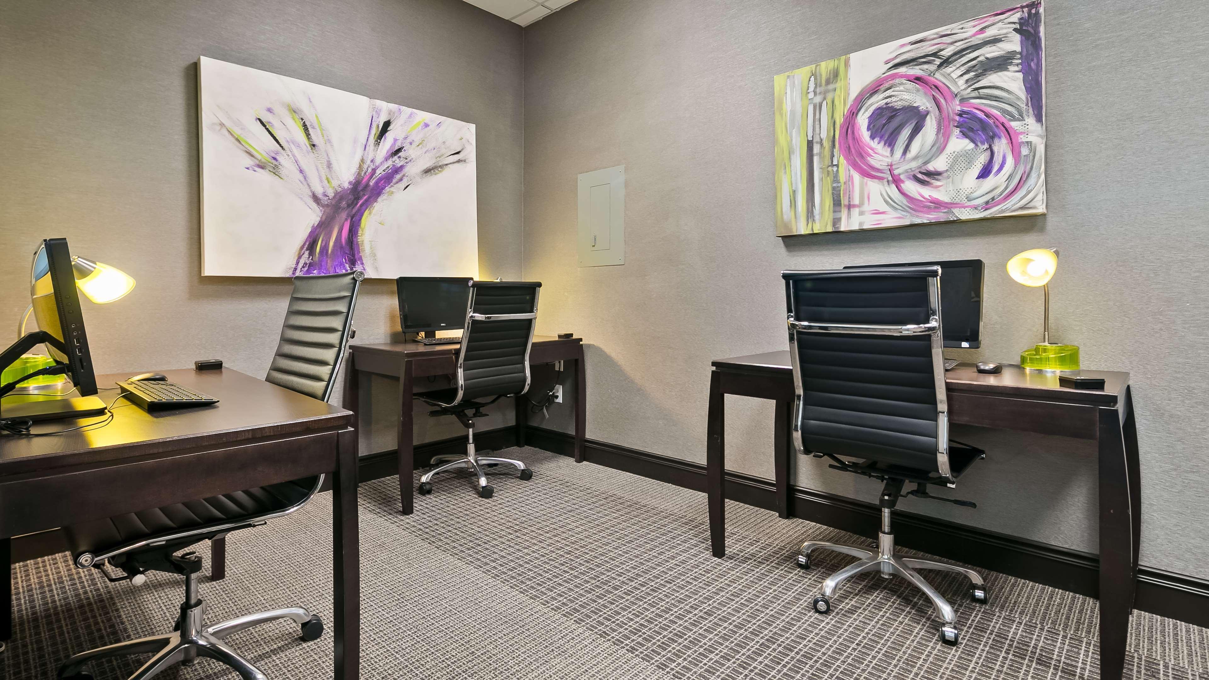 Hotel Western Village Park 4*