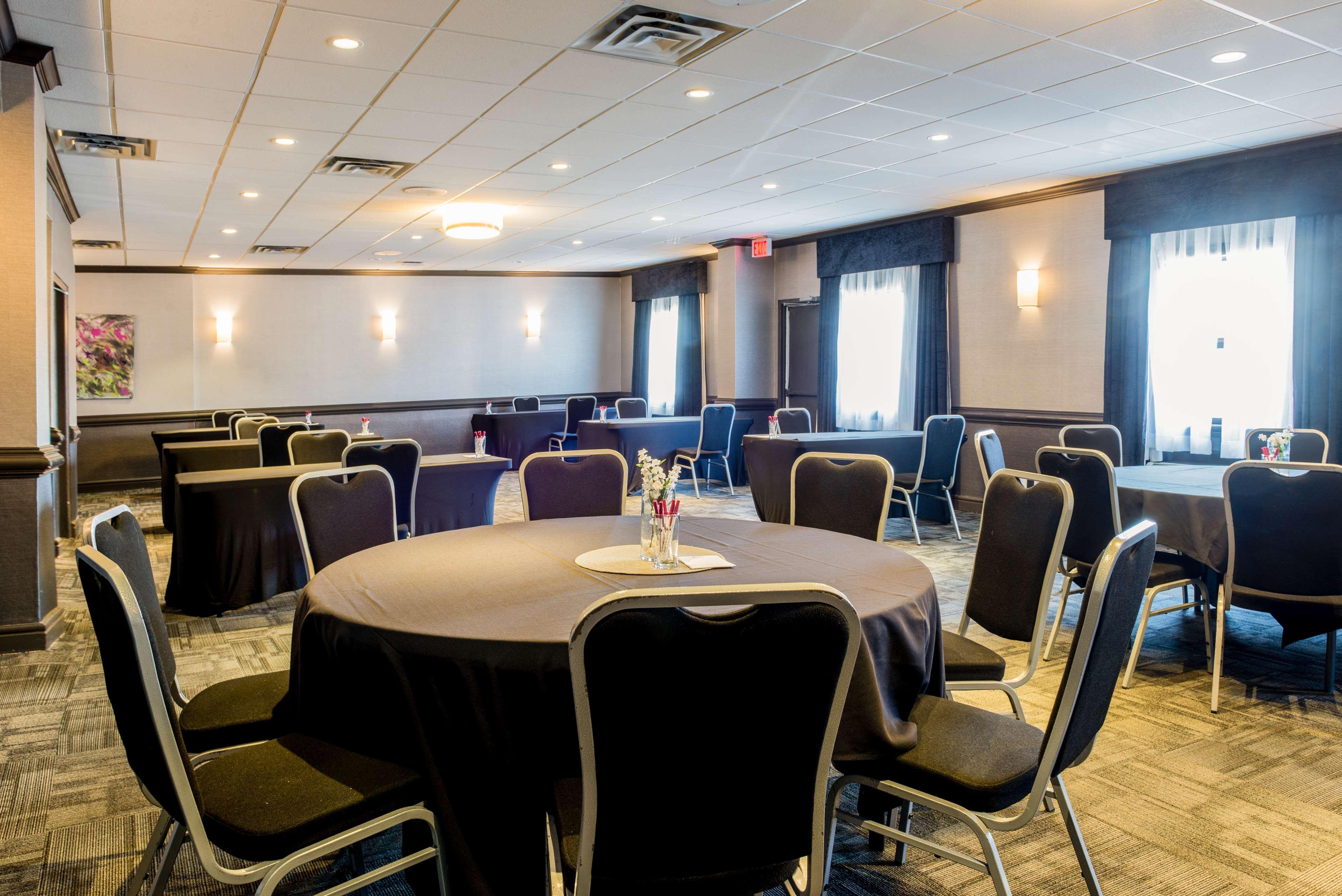 Hotel Western Village Park 4*